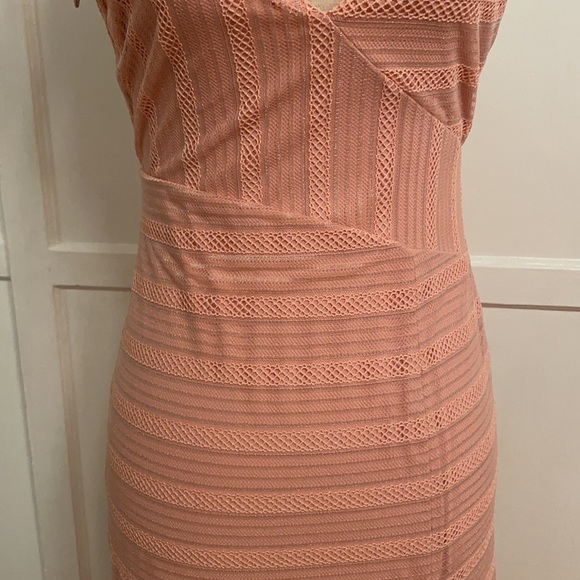 Lovers and friends pink formal dress - Picture 5 of 9